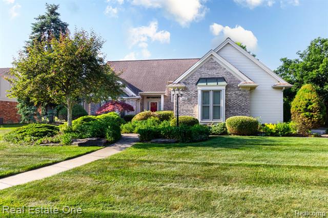front view for 1459 Almond Dr, Troy, Mi. 48098