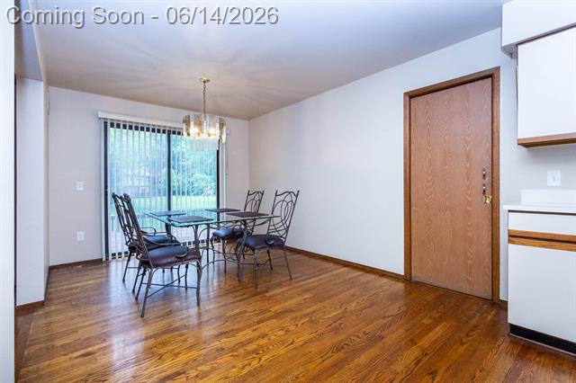 Builiding view eight for 6718 Forest Park, Troy, MI. 48098