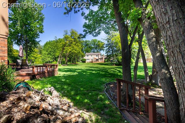 Builiding view thirty two for 6718 Forest Park, Troy, MI. 48098