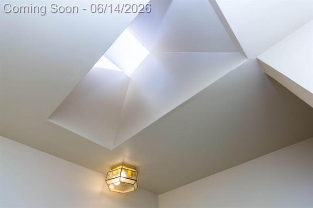 Builiding view thirty for 6718 Forest Park, Troy, MI. 48098