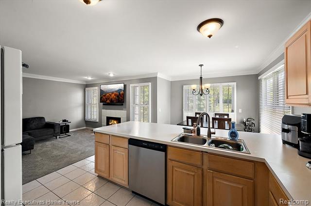 Builiding view sixteen for 899 Hathaway, Auburn Hills, MI. 48326