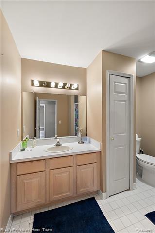 Builiding view thirty five for 899 Hathaway, Auburn Hills, MI. 48326
