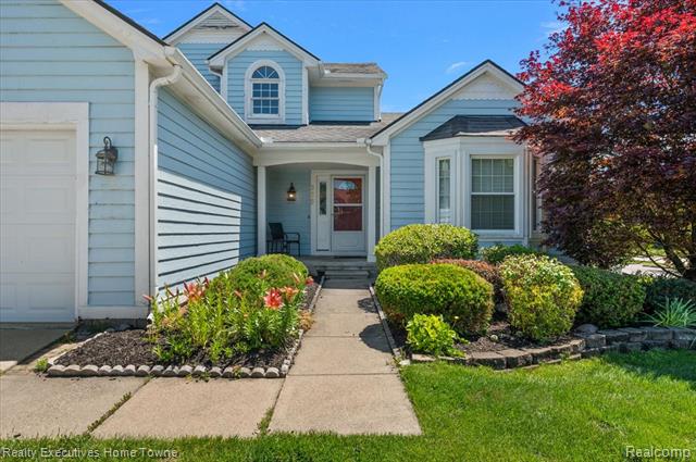 Builiding view three for 899 Hathaway, Auburn Hills, MI. 48326