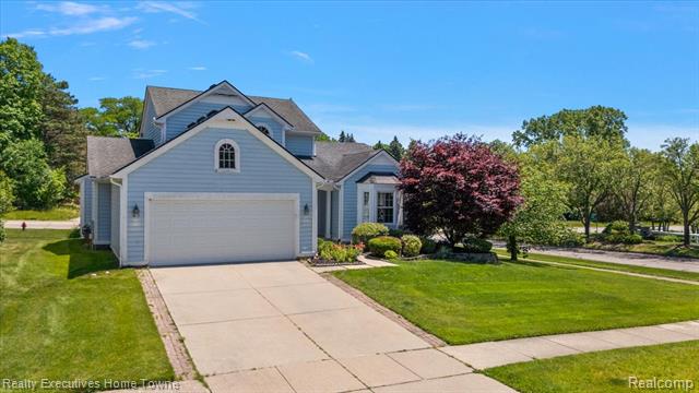 Builiding view two for 899 Hathaway, Auburn Hills, MI. 48326
