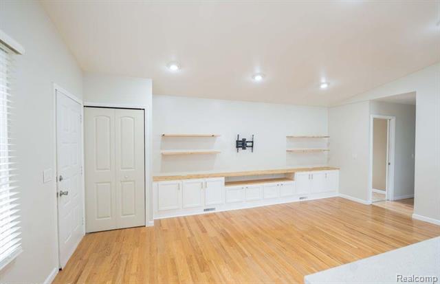 Builiding view seven for 3452 Cone, Rochester, MI. 48309