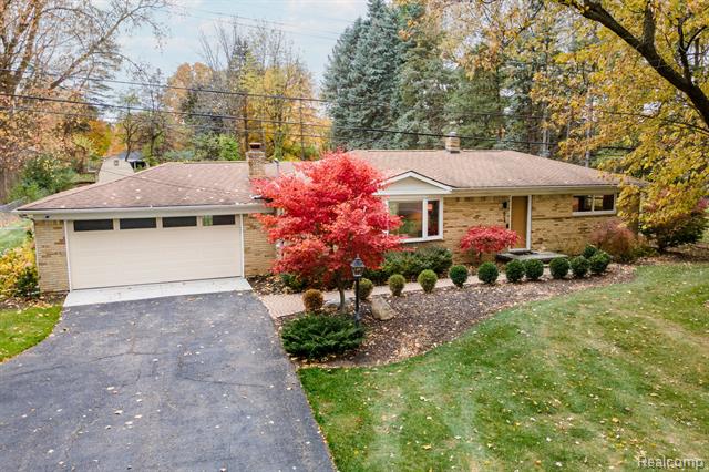 front view for 624 Slocum Dr, Auburn Hills, Mi. 48326