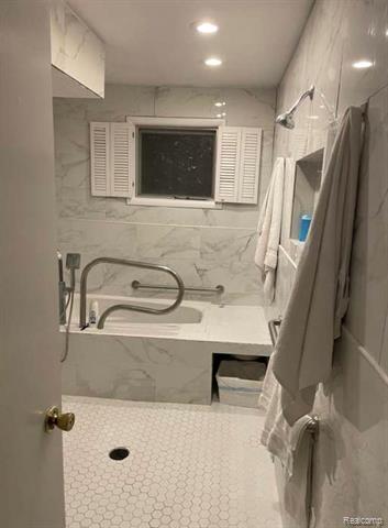 Builiding view four for 3443 Nichols, Auburn Hills, MI. 48326