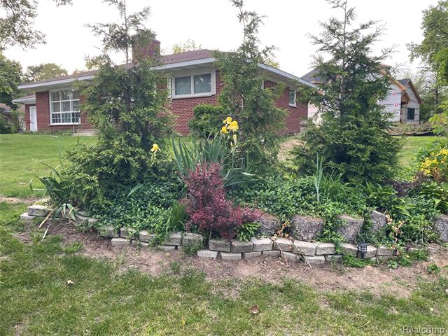 Builiding view one for 3443 Nichols, Auburn Hills, MI. 48326