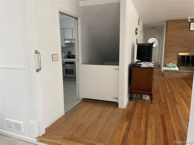 Builiding view seventy seven for 3443 Nichols, Auburn Hills, MI. 48326