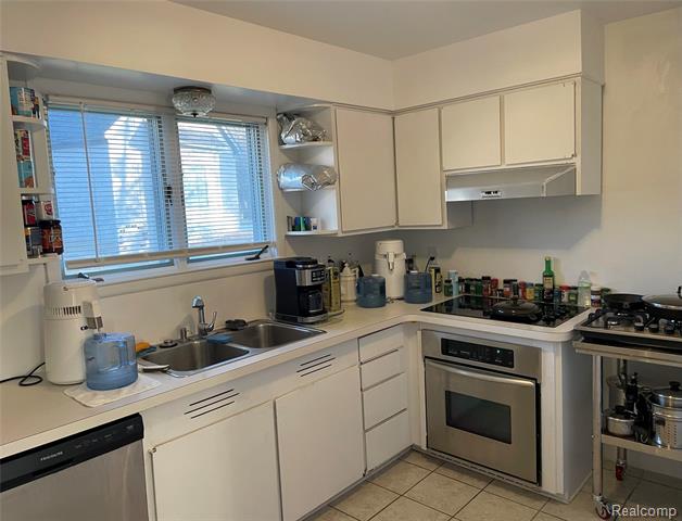 Builiding view seventy for 3443 Nichols, Auburn Hills, MI. 48326