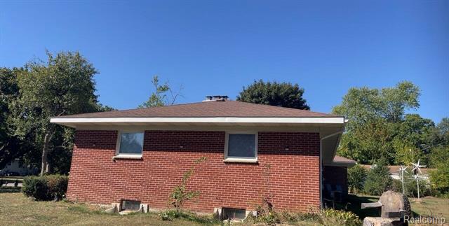 Builiding view sixty one for 3443 Nichols, Auburn Hills, MI. 48326