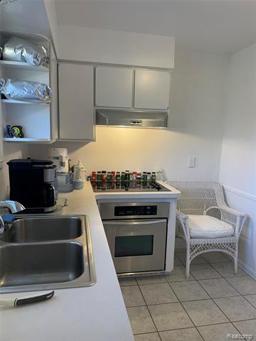 Builiding view thirty nine for 3443 Nichols, Auburn Hills, MI. 48326