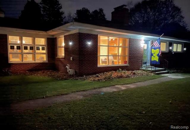 Builiding view twenty two for 3443 Nichols, Auburn Hills, MI. 48326