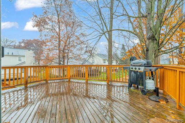 Builiding view thirty two for 845 Canter, Auburn Hills, MI. 48326