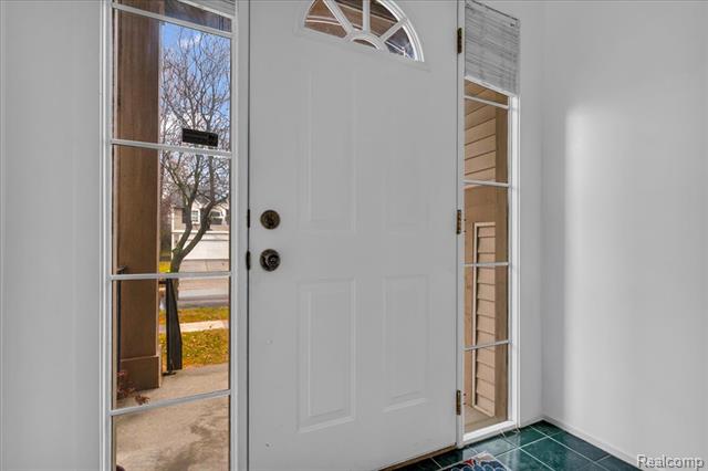 Builiding view three for 845 Canter, Auburn Hills, MI. 48326