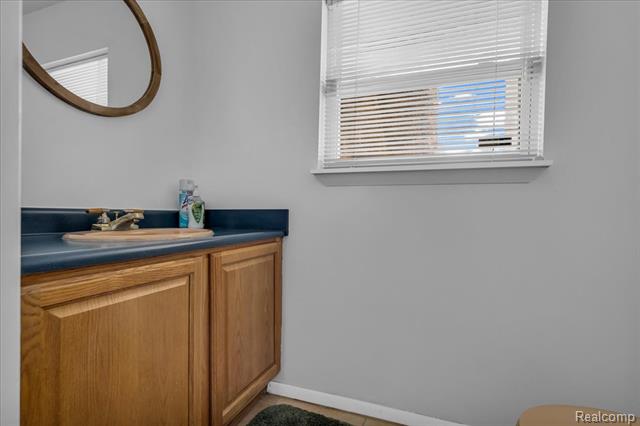 Builiding view twenty nine for 845 Canter, Auburn Hills, MI. 48326