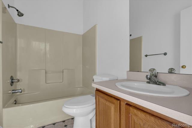 Builiding view twenty three for 845 Canter, Auburn Hills, MI. 48326