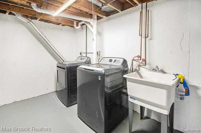 Builiding view eighteen for 720 Hamlet, Auburn Hills, MI. 48326