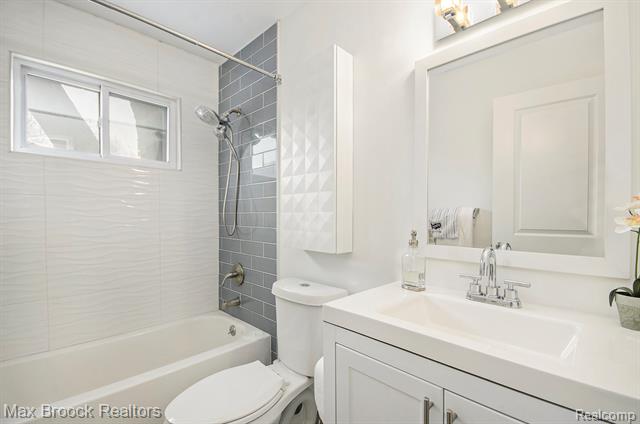 Builiding view thirteen for 720 Hamlet, Auburn Hills, MI. 48326