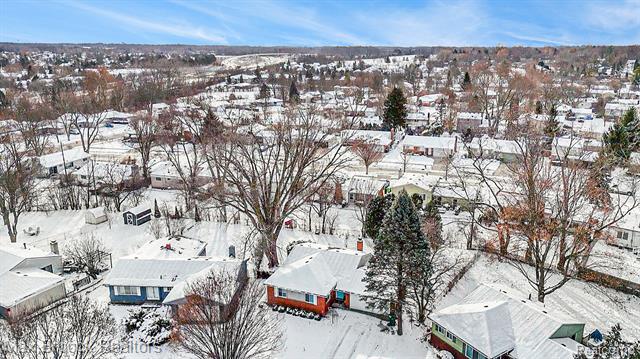 Builiding view twenty four for 720 Hamlet, Auburn Hills, MI. 48326