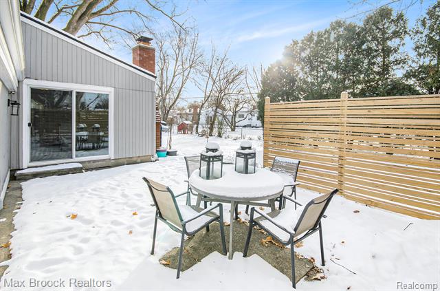 Builiding view twenty one for 720 Hamlet, Auburn Hills, MI. 48326