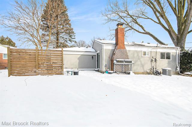 Builiding view twenty two for 720 Hamlet, Auburn Hills, MI. 48326