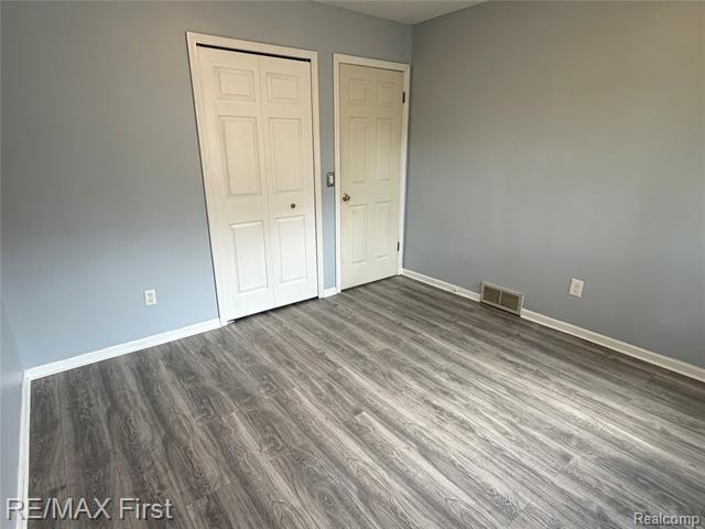 Builiding view fourteen for 2830 Hessel, Rochester, MI. 48307