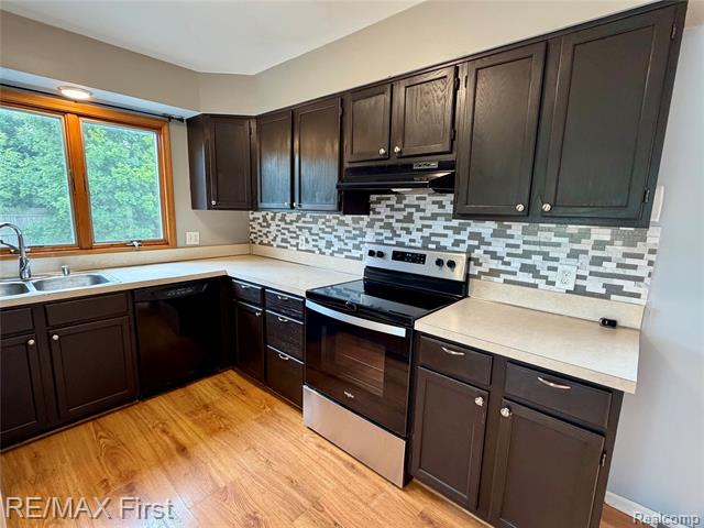 Builiding view seven for 2830 Hessel, Rochester, MI. 48307