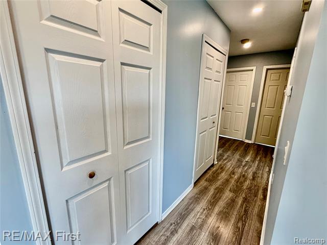 Builiding view seventeen for 2830 Hessel, Rochester, MI. 48307
