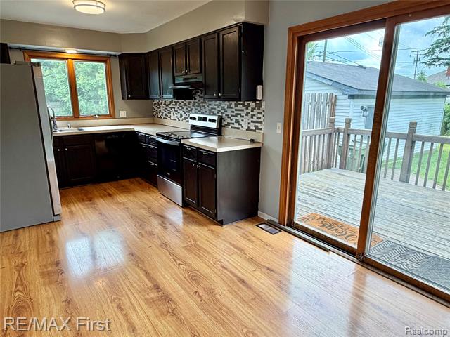 Builiding view six for 2830 Hessel, Rochester, MI. 48307