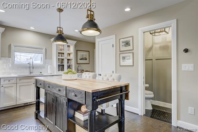 Builiding view eleven for 3105 Culbertson, Rochester, MI. 48307