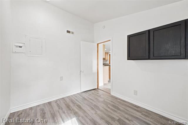 Builiding view eighteen for 3003 Longview, Rochester, MI. 48307