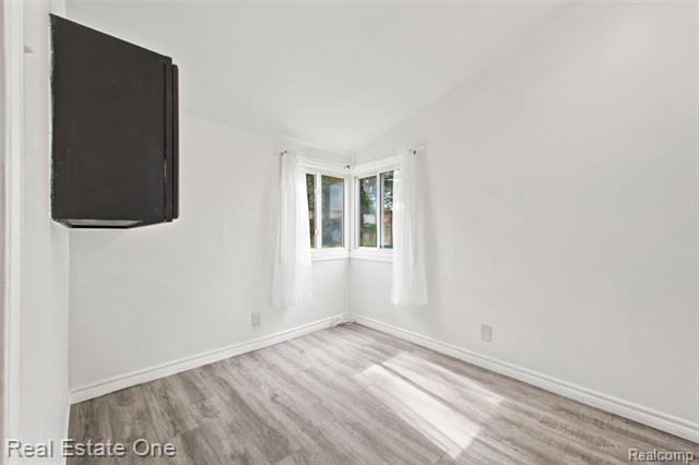 Builiding view seventeen for 3003 Longview, Rochester, MI. 48307