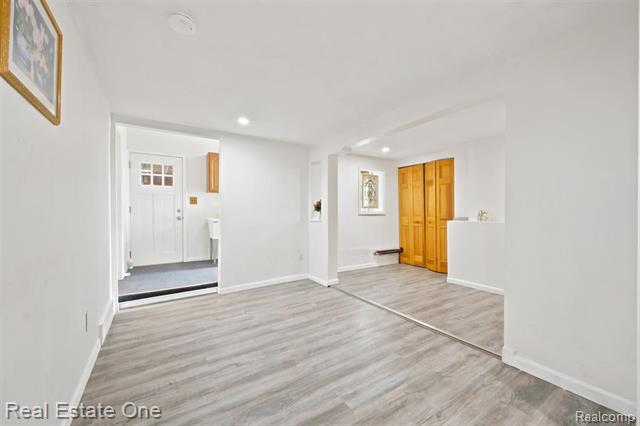 Builiding view ten for 3003 Longview, Rochester, MI. 48307