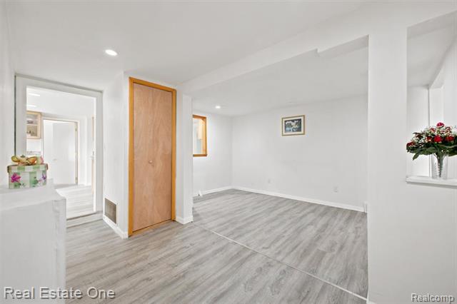 Builiding view twelve for 3003 Longview, Rochester, MI. 48307