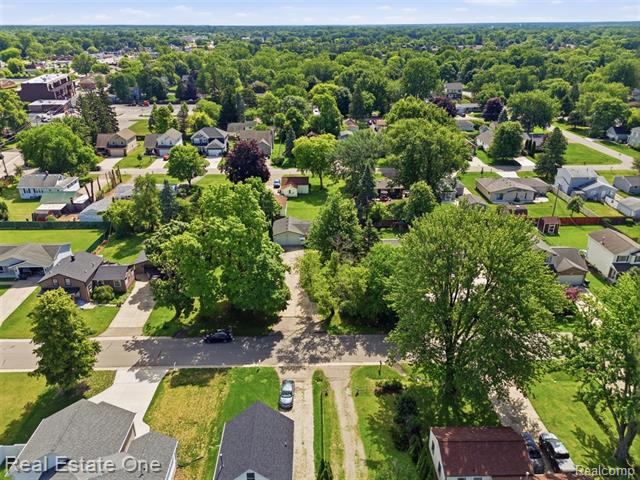 Builiding view twenty eight for 3003 Longview, Rochester, MI. 48307