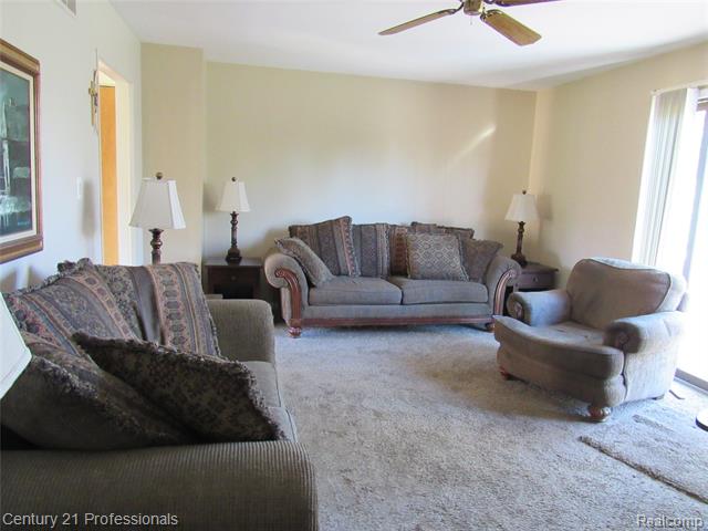 Builiding view two for 2567 Walbridge, Rochester, MI. 48307