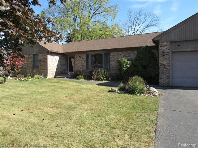 front view for 2567 Walbridge Rd, Rochester, Mi. 48307