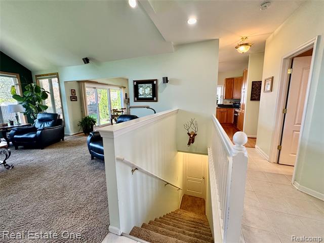 Builiding view twenty for 1668 S Shore, Rochester, MI. 48307