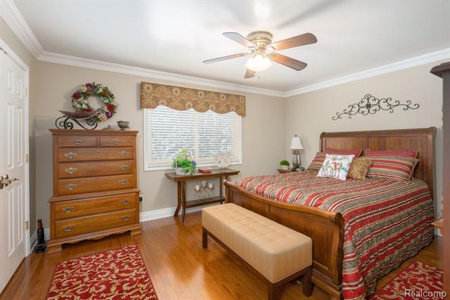 Builiding view fifteen for 2238 Flanders, Rochester, MI. 48307