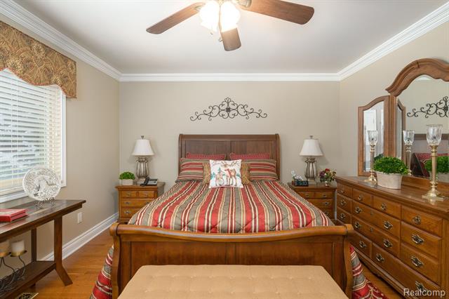 Builiding view sixteen for 2238 Flanders, Rochester, MI. 48307