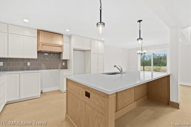Builiding view fifteen for 7829 Trailside, West Bloomfield, MI. 48323