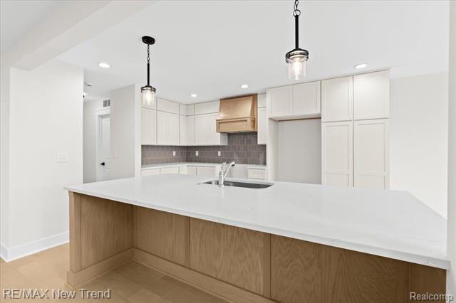 Builiding view fourteen for 7829 Trailside, West Bloomfield, MI. 48323