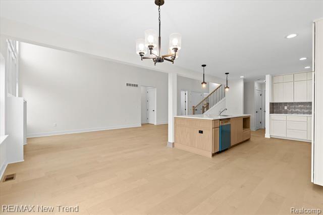 Builiding view twelve for 7829 Trailside, West Bloomfield, MI. 48323