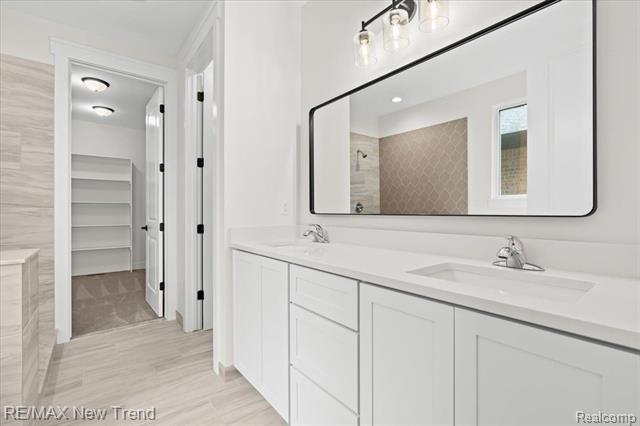 Builiding view twenty for 7829 Trailside, West Bloomfield, MI. 48323