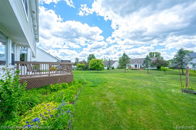 Builiding view one for 2088 Lochnayne, Davison, MI. 48423