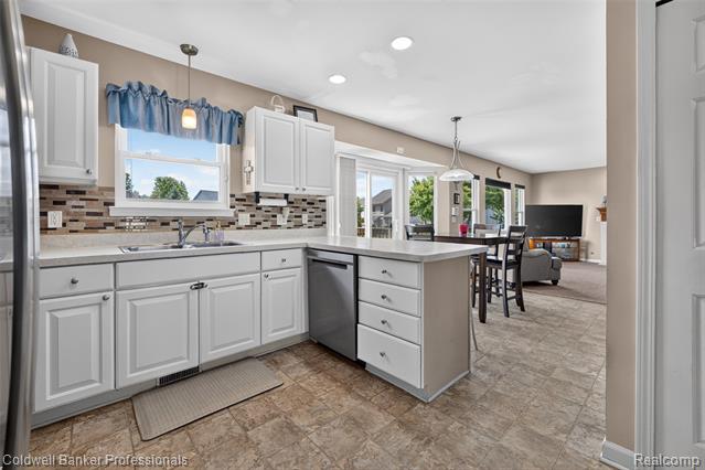 Builiding view seven for 2088 Lochnayne, Davison, MI. 48423