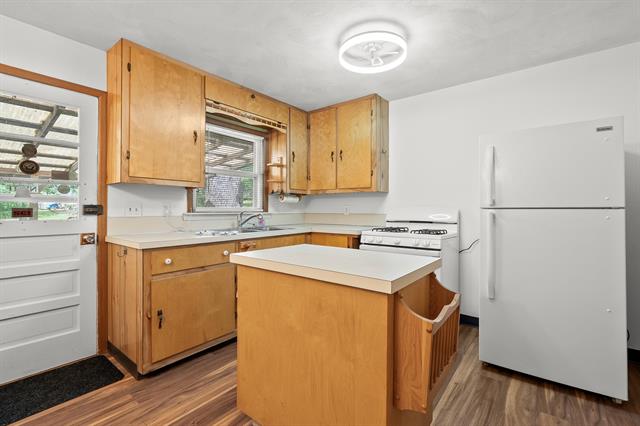 Builiding view nineteen for 4445 Sassafras, Battle Creek, MI. 49017