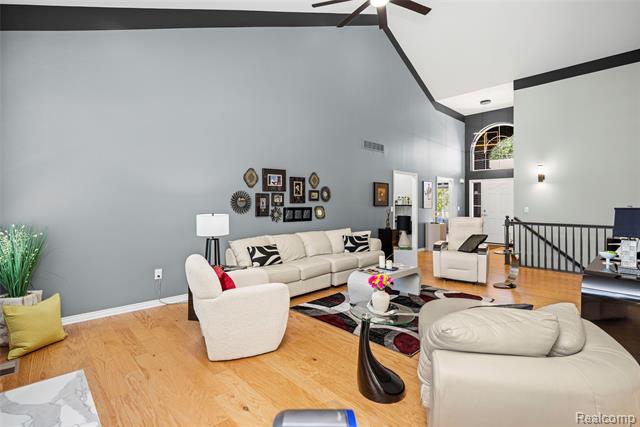 Builiding view nine for 30289 Berghway, Warren, MI. 48092