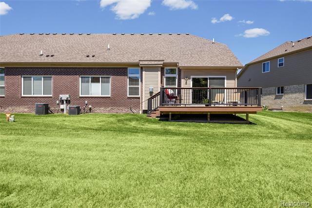 Builiding view thirty four for 30289 Berghway, Warren, MI. 48092
